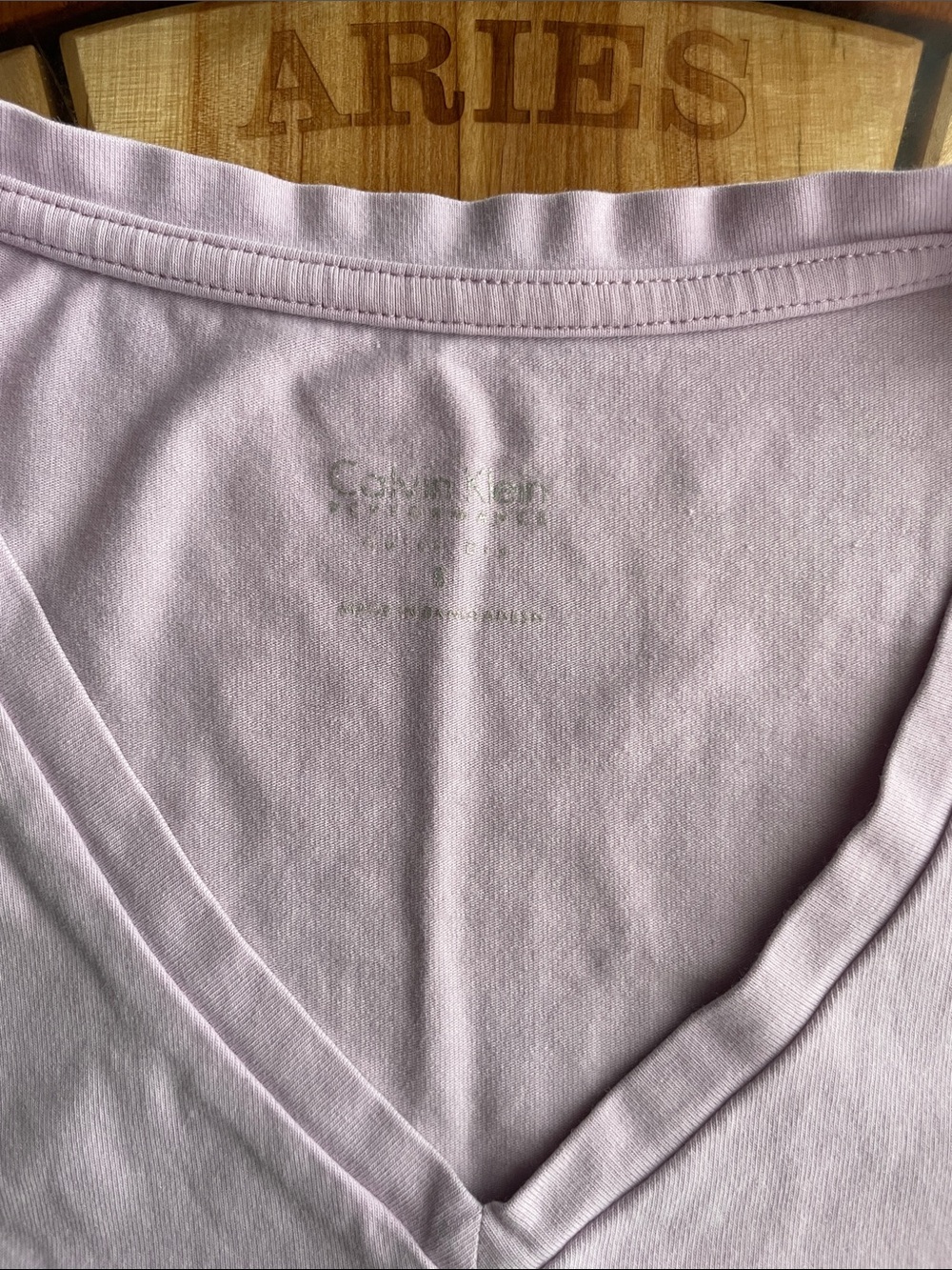 Calvin Klein Performance early 2000’s Lilac T-Shirt - Picture 2 of 5